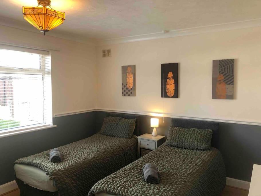 29 Comfort House 2 Bedroom Townhouse With Parking Scunthorpe Extérieur photo