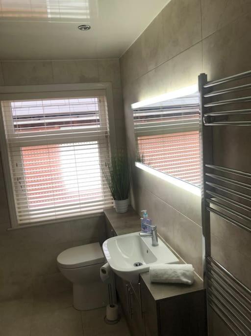 29 Comfort House 2 Bedroom Townhouse With Parking Scunthorpe Extérieur photo
