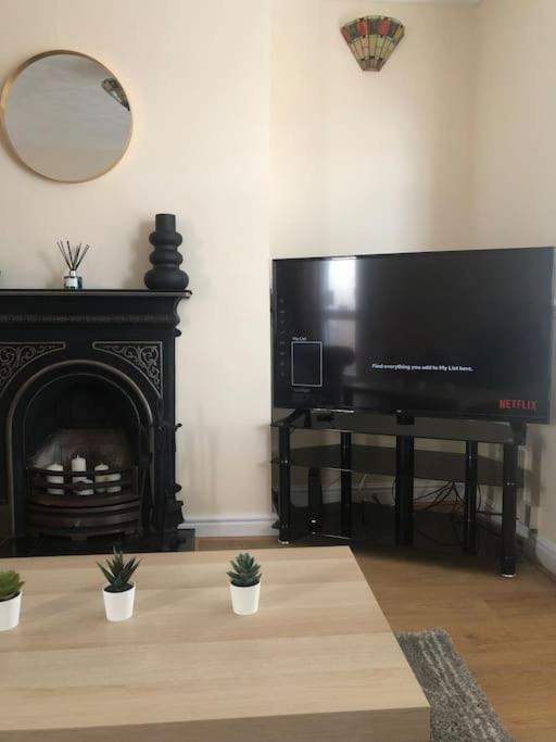 29 Comfort House 2 Bedroom Townhouse With Parking Scunthorpe Extérieur photo