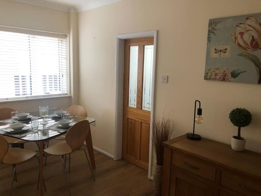 29 Comfort House 2 Bedroom Townhouse With Parking Scunthorpe Extérieur photo