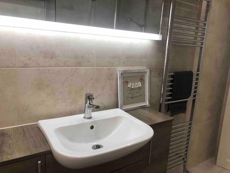 29 Comfort House 2 Bedroom Townhouse With Parking Scunthorpe Extérieur photo